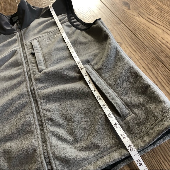 Mountain Hardwear grey zip up vest - Picture 7 of 12